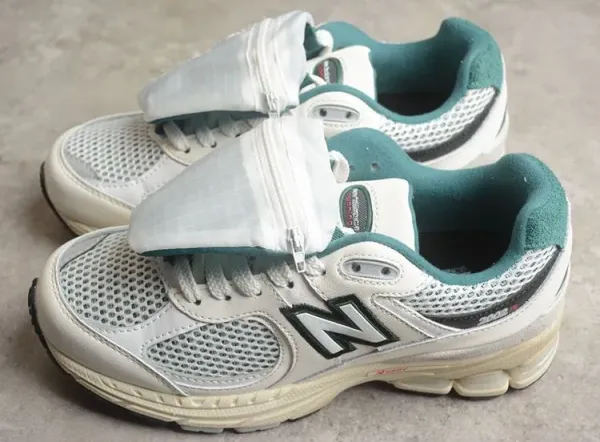 New Balance 2002R GORE-TEX Beige Blue Running Shoes - 18
