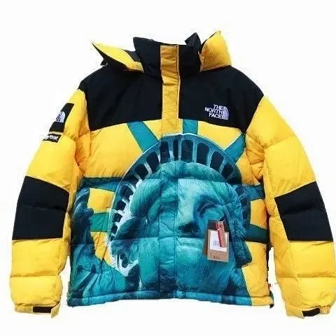 The North Face Down Jackets Statue of Liberty graphic puffer jacket product detail image 2