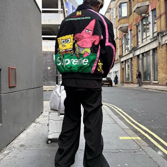 Supreme Jackets SpongeBob Graphic Bomber Jacket product detail image 8