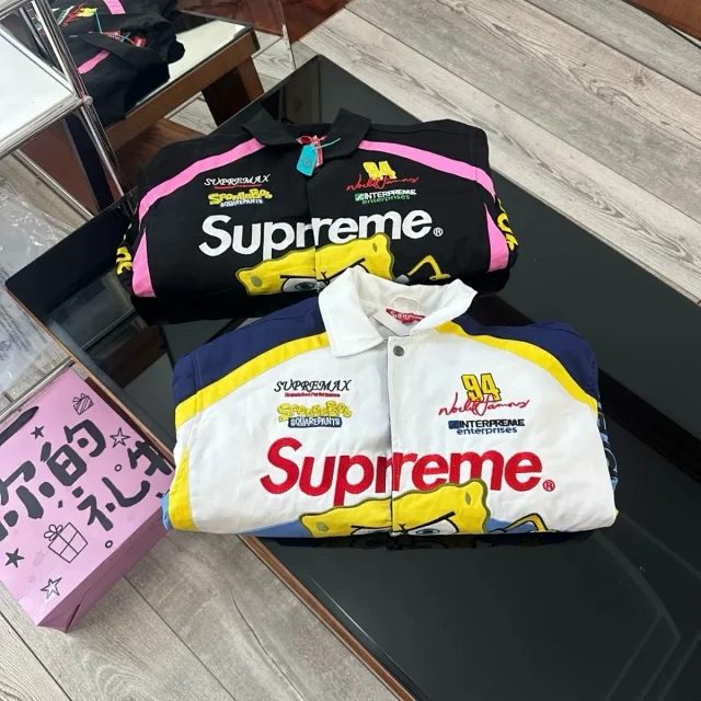 Supreme Jackets SpongeBob Graphic Bomber Jacket product detail image 5
