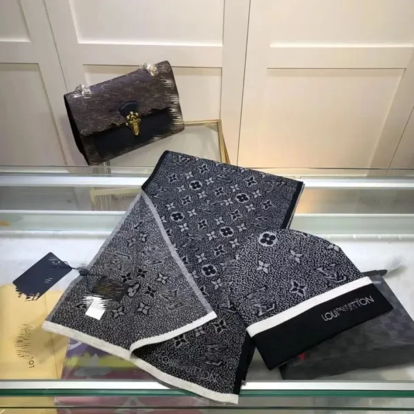 Louis Vuitton Monogram Graphite Wool Scarf Black/Gray - 1