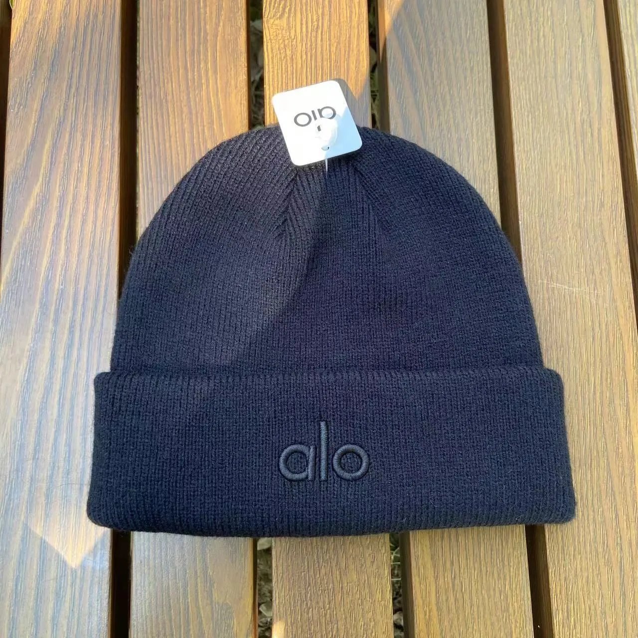 Alo Yoga Beanie Gray Knit Hat - 18