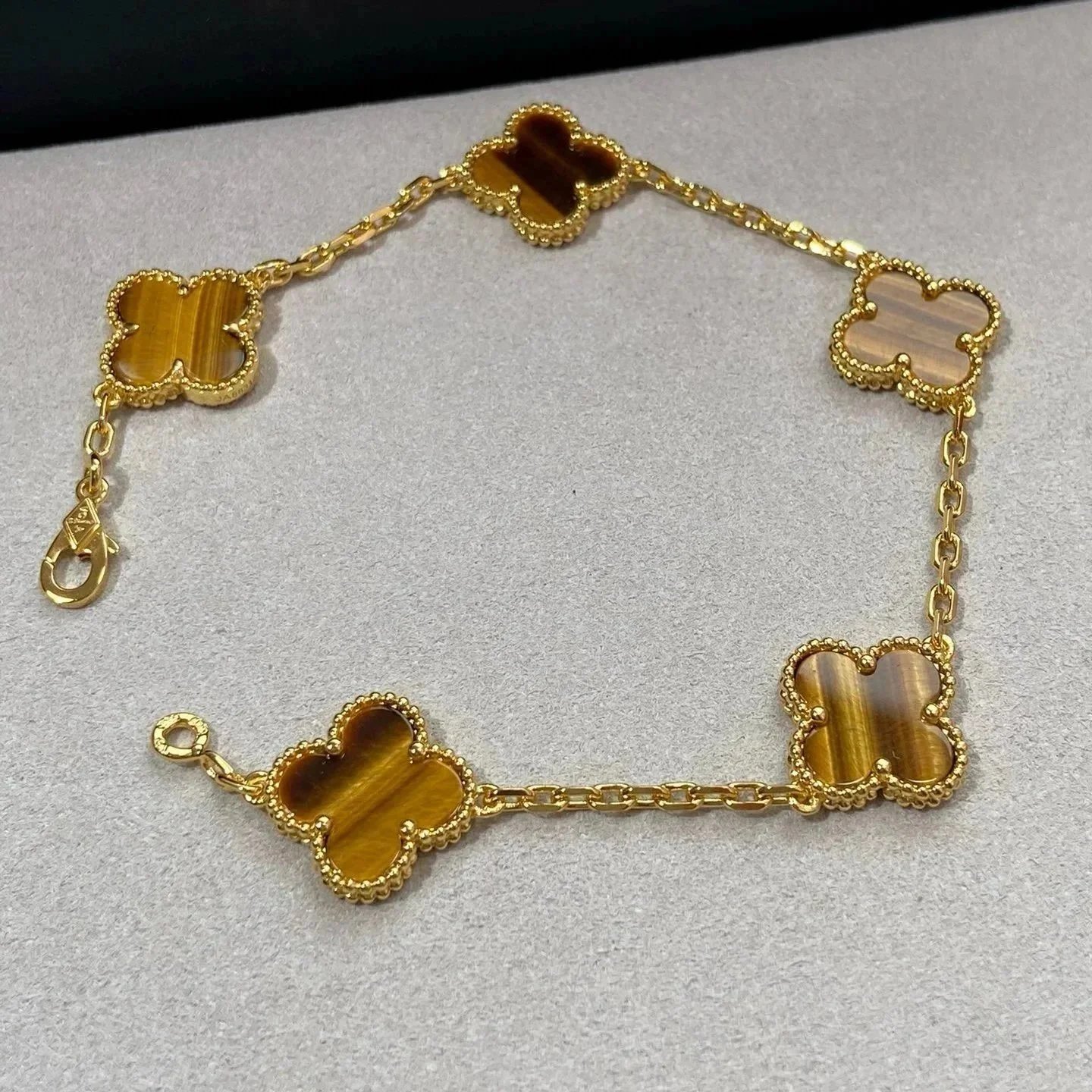 Tiger's eye stone