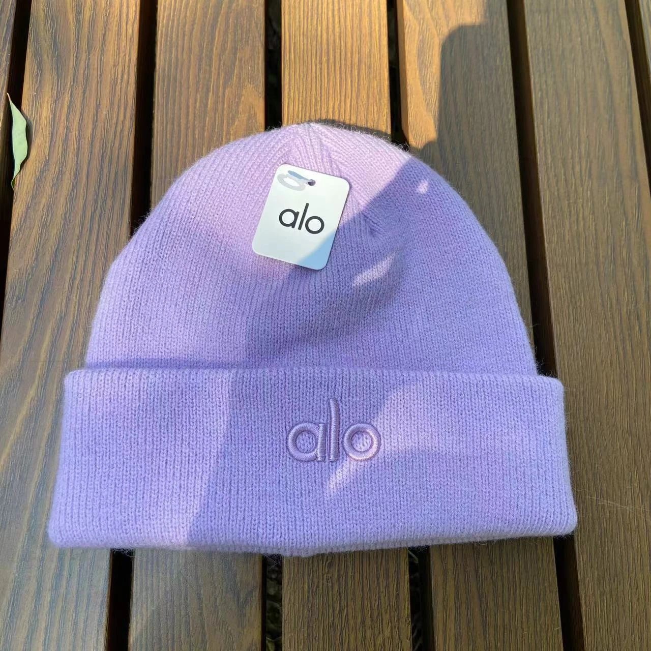 Alo Yoga Beanie Gray Knit Hat - 16