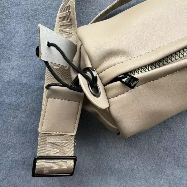 Fear of God Essentials Cylinder Belt Bag Black - 6