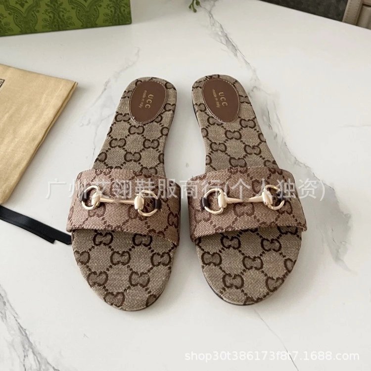 G * slippers