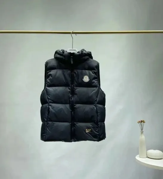 Moncler Black Gold Down Vest Black - 1