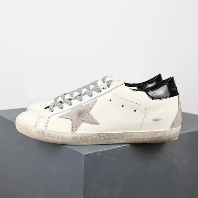 Golden Goose Sneakers Super-Star distressed star product detail image 5