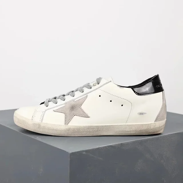 Golden Goose Sneakers Super-Star distressed star product detail image 3