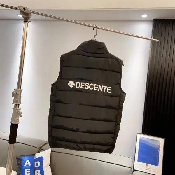 Descente Logo Puffer Vest Black - 1