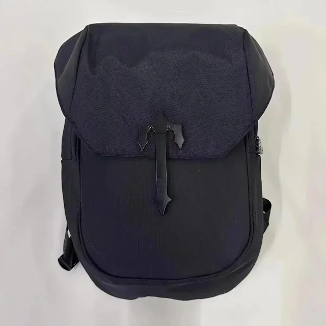 Trapstar Crossbody Bags Flap Bag with Irongate T Buckle product detail image 13