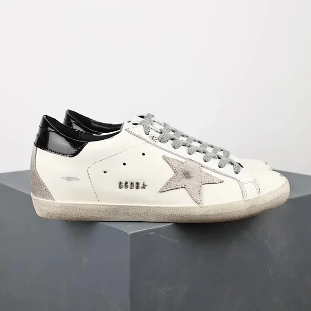 Golden Goose Sneakers Super-Star distressed star product detail image 4
