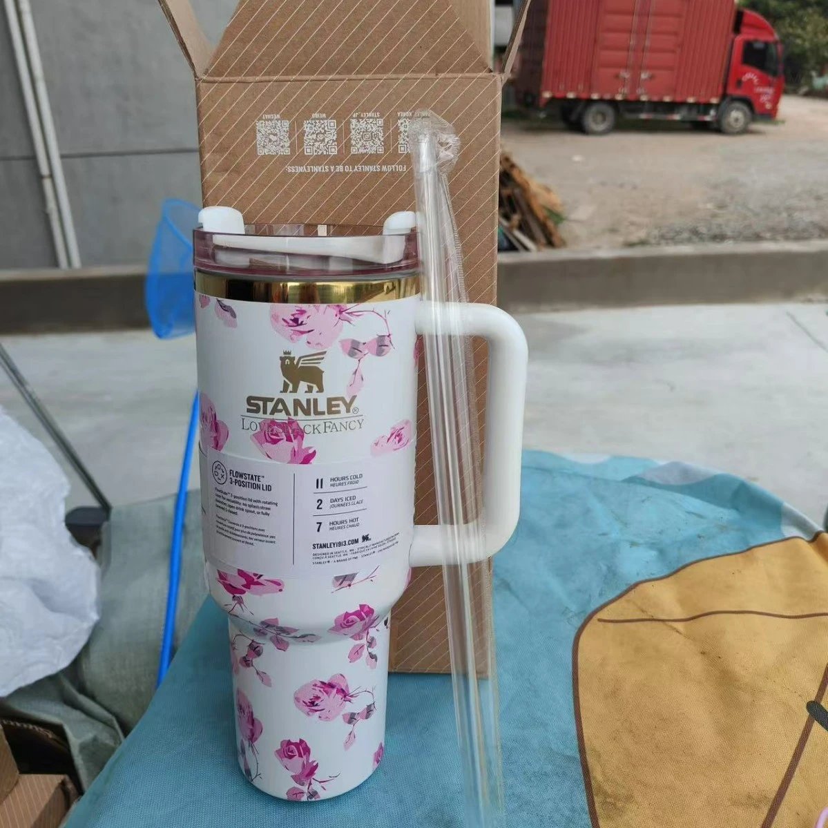 Stanley Thermos Cup — Flowers white colorway — USFans Spreadsheet photo
