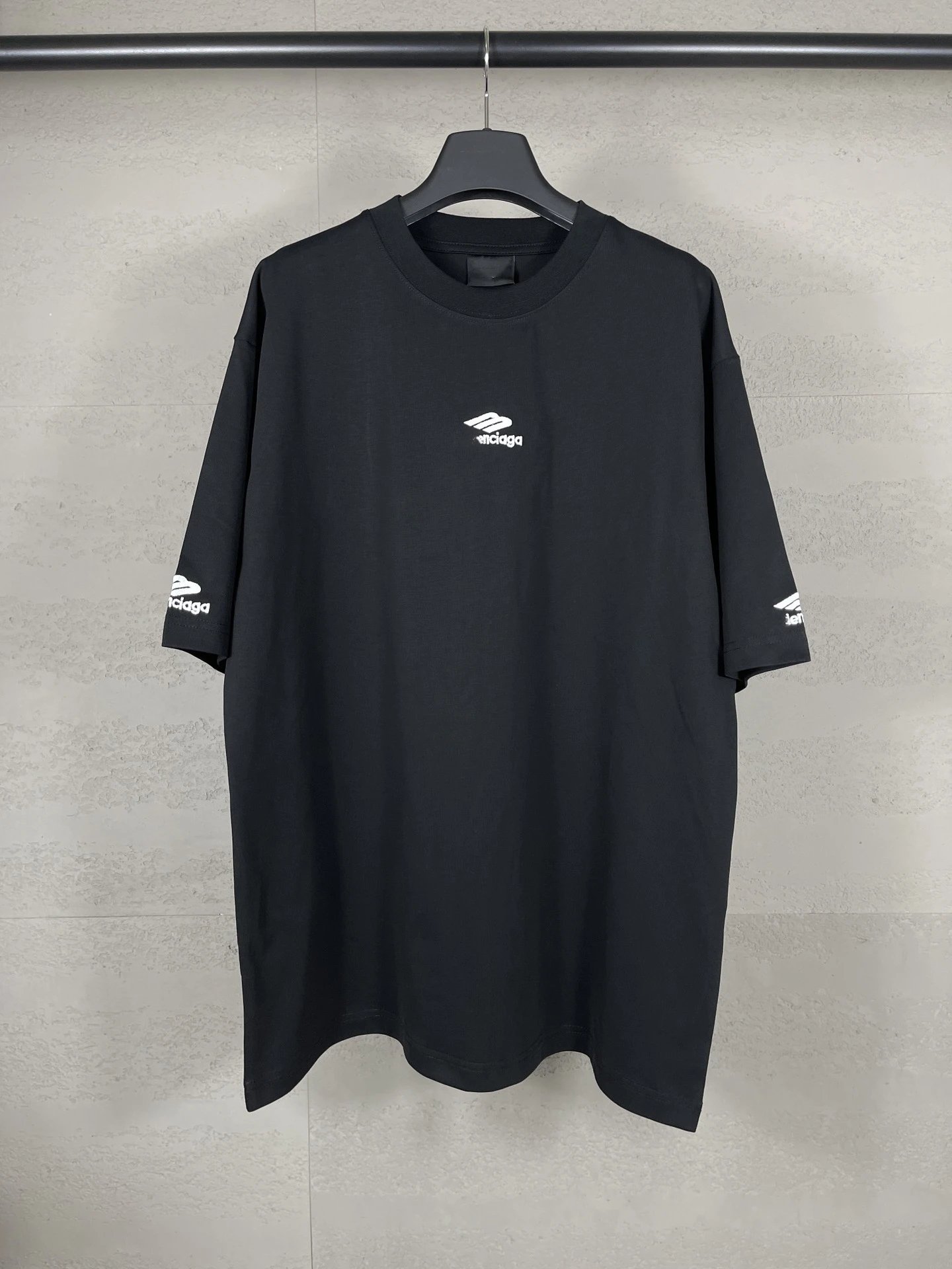 Balenciaga Logo T-Shirts — black colorway — USFans Spreadsheet photo