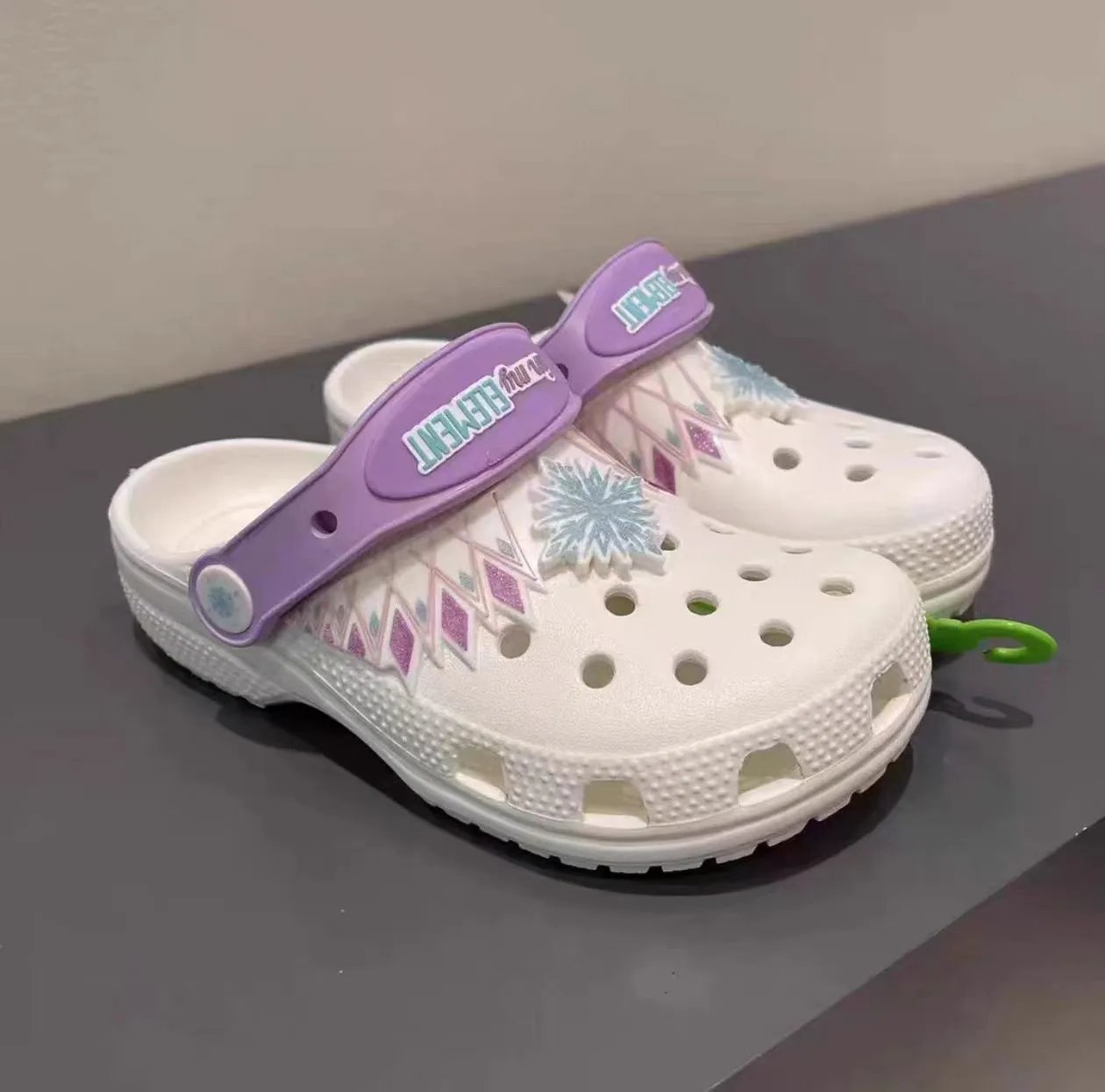 Crocs Minions — Frozen colorway — USFans Spreadsheet photo