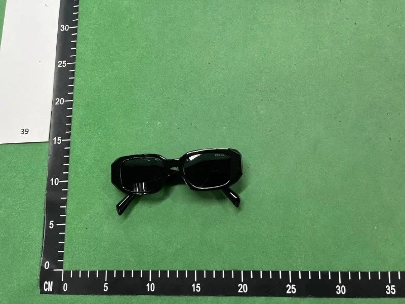 工厂高品质眼镜UN001XW 3