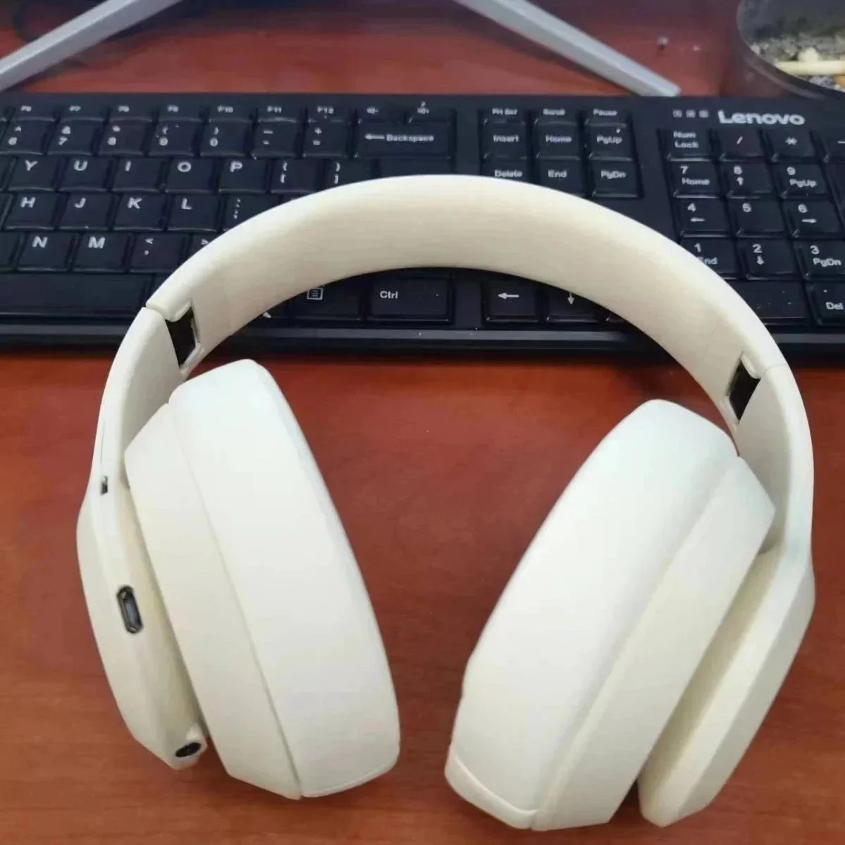 Beats Studio Pro Wireless Over-Ear Headphones — Multiple Colors product photo 4