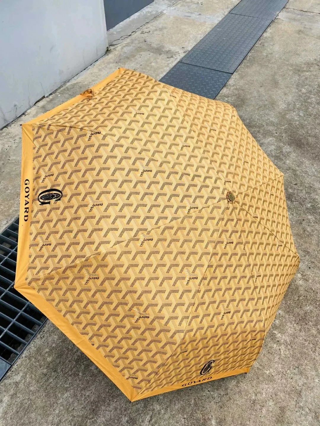 Goyard Umbrella 12