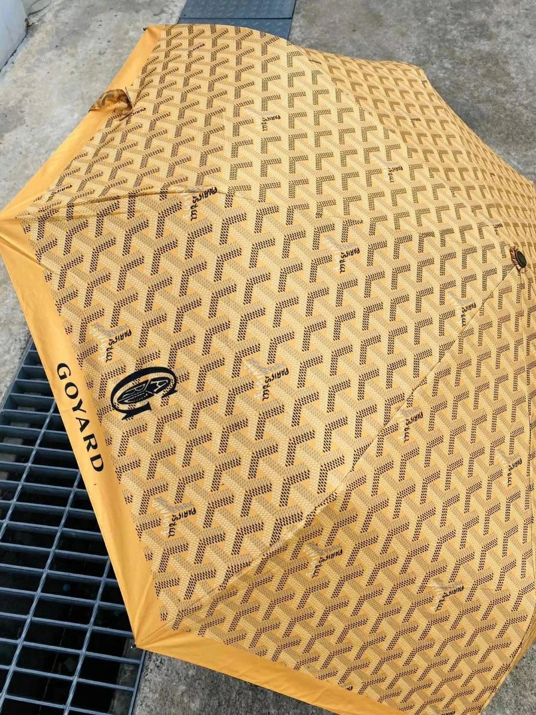 Goyard Umbrella 13