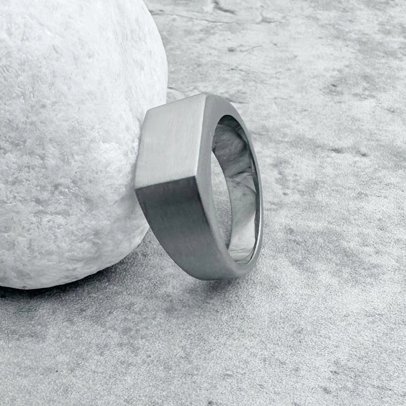 Frosted square ring