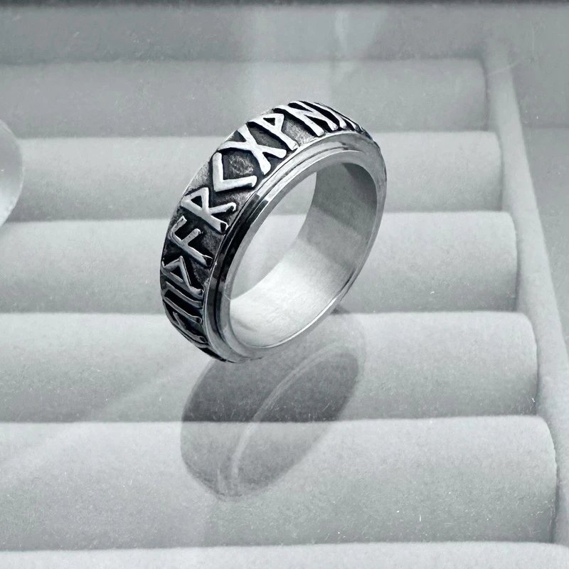 卢恩字母旋转戒指