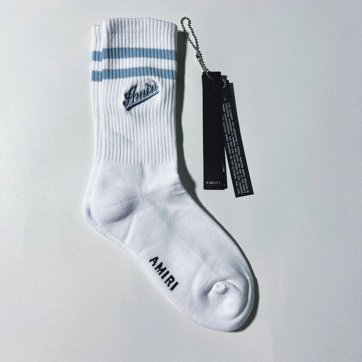 202300425  ARI 21刺绣 白色蓝刺绣袜子 202300425