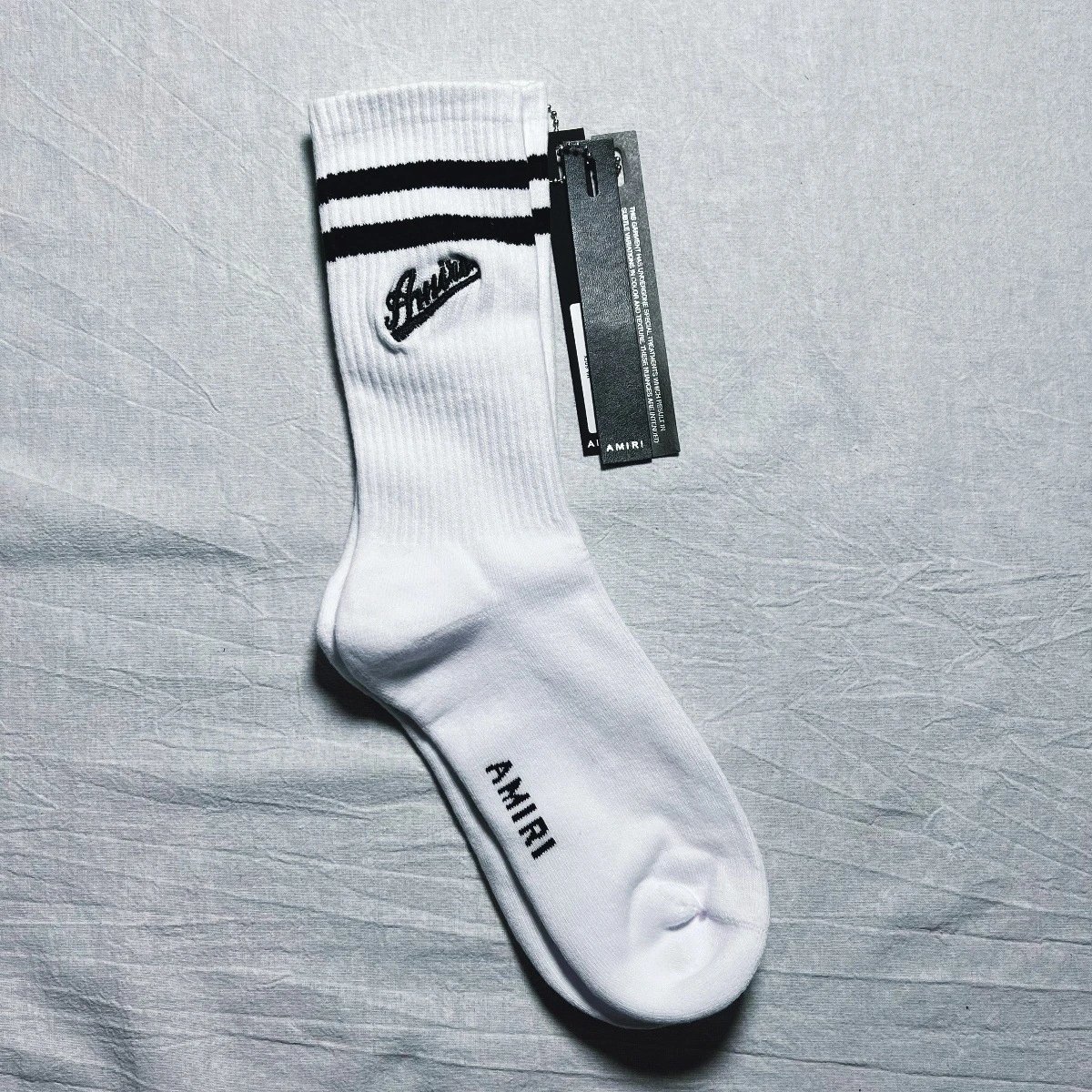 202300435  ARI 21刺绣 白色（黑）刺绣袜子