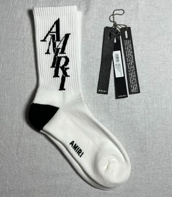 202300438 ARI 上下字母 白  袜子
