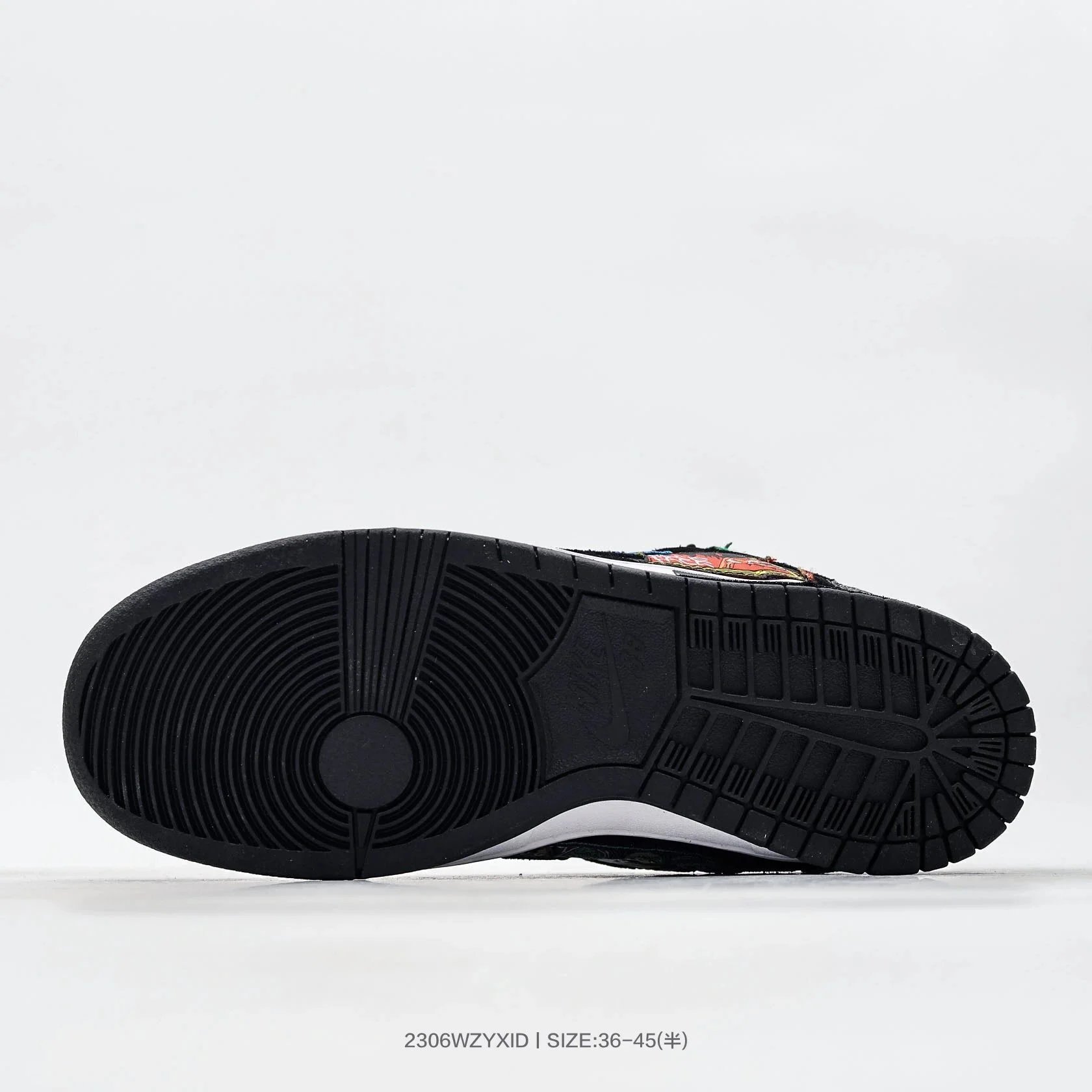Nike SB Dunk Low Pro Skate Shoes