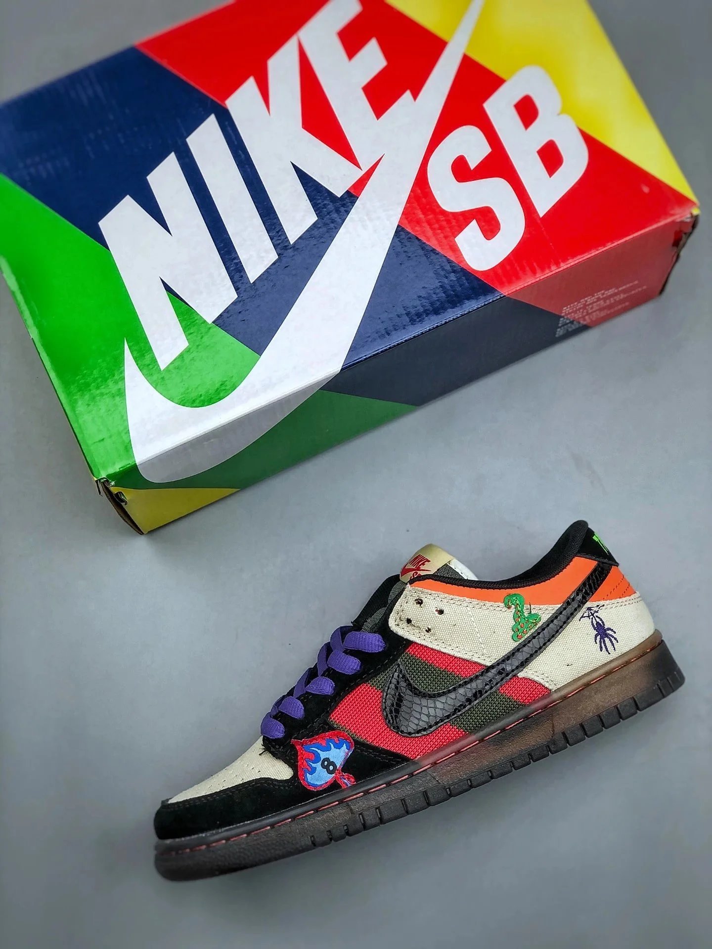 Nike SB Dunk Low Pro Skate Shoes