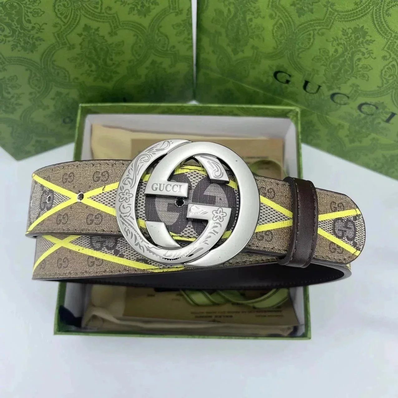 Burberry Leather Belt Signature Collection