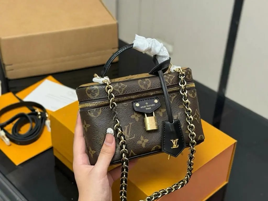 New Makeup Bag 18-13