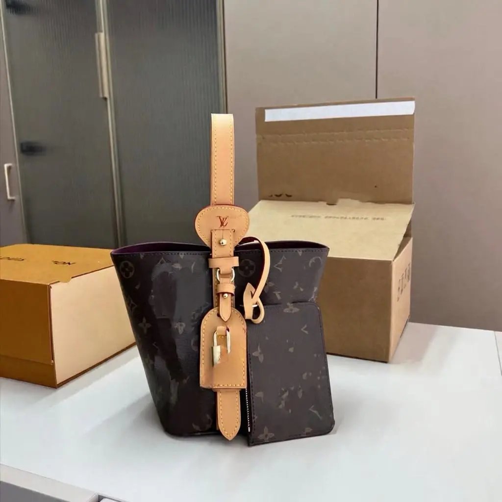 Bucket BB18CM