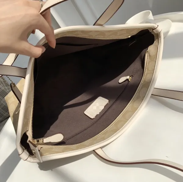 Coach Signature Print Tote Bag Black - 6