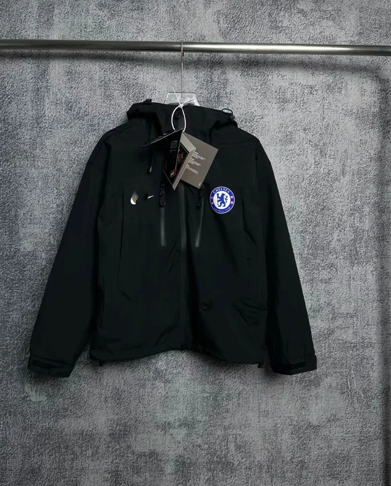X04 Chelsea Windbreaker Black