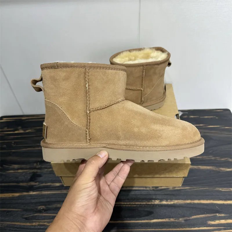 Trendy short boots with sheep fur, thickened and warm, lightweight snow boots