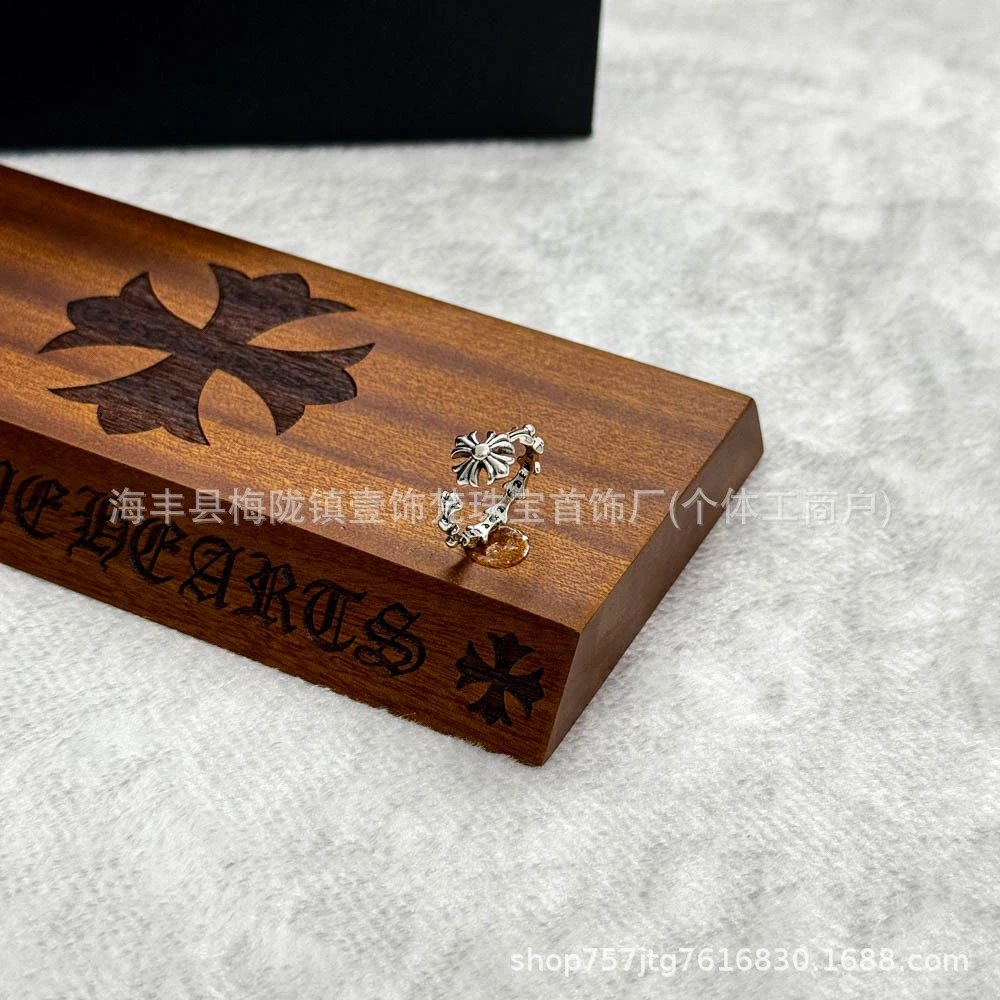 【克羅】鱼骨十字花戒指