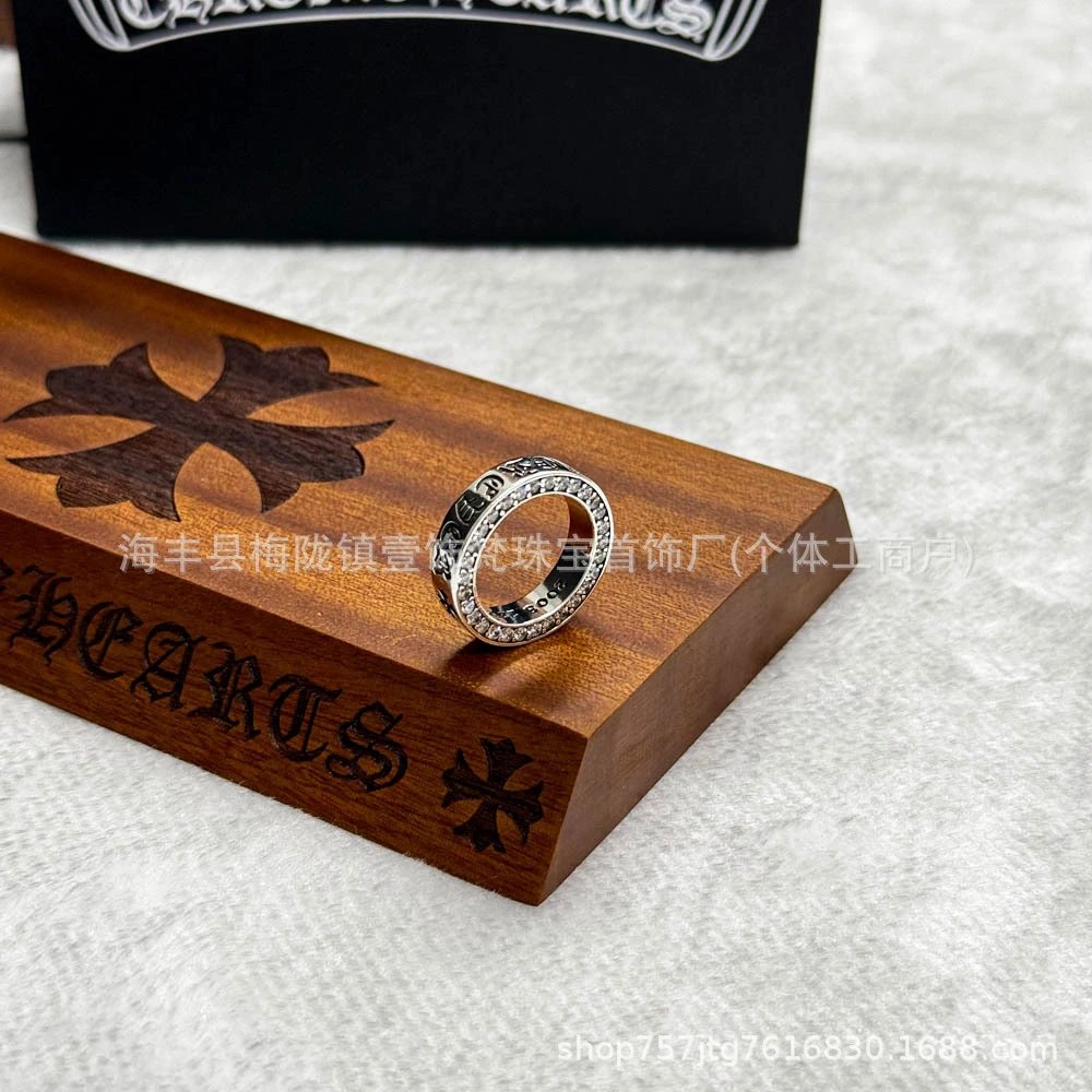 【克羅】银色永恒带钻戒指