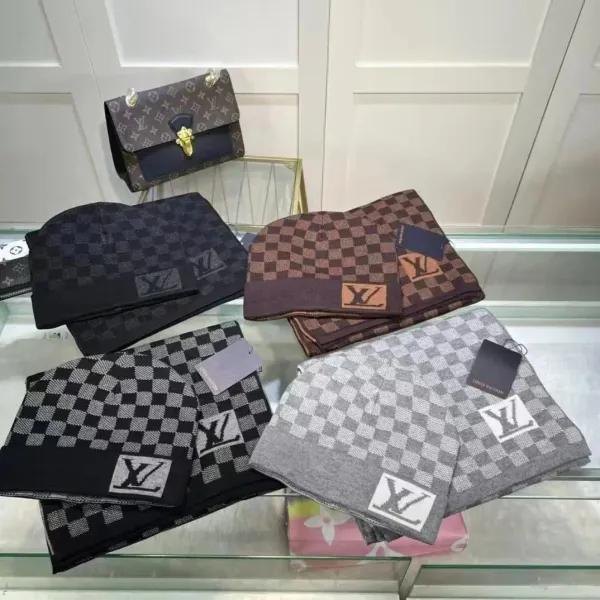 Louis Vuitton Monogram Knit Beanie Black/Blue - 3