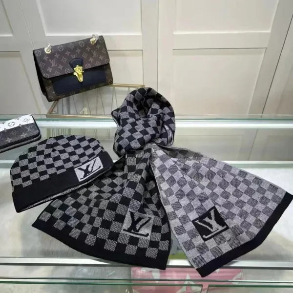 Louis Vuitton Monogram Knit Beanie Black/Blue - 9