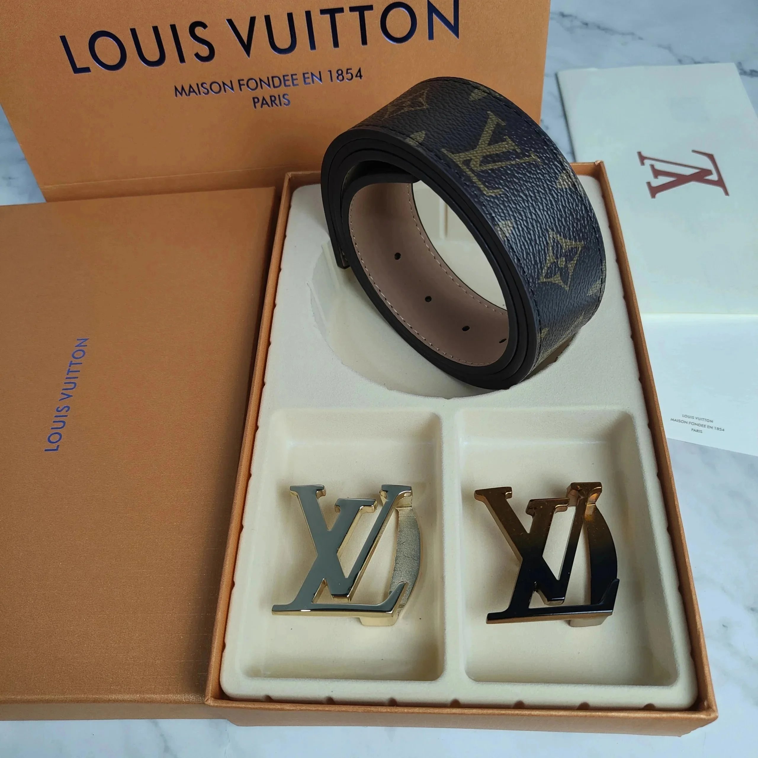 Louis Vuitton Damier Azur Reversible Belt with Interchangeable LV Buckles White/Gray Leather Belt - 4