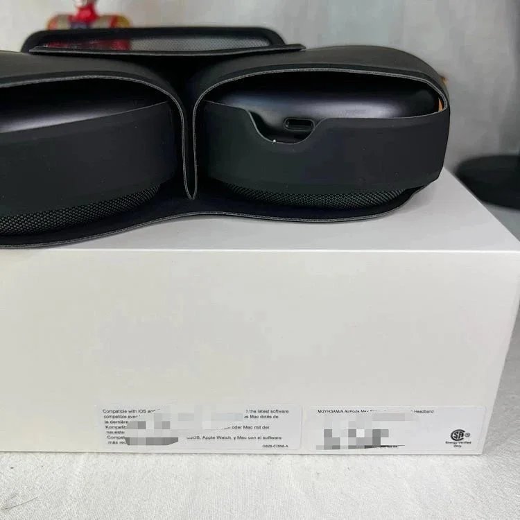 Apple AirPods Max Space Gray Over-Ear Headphones - 4