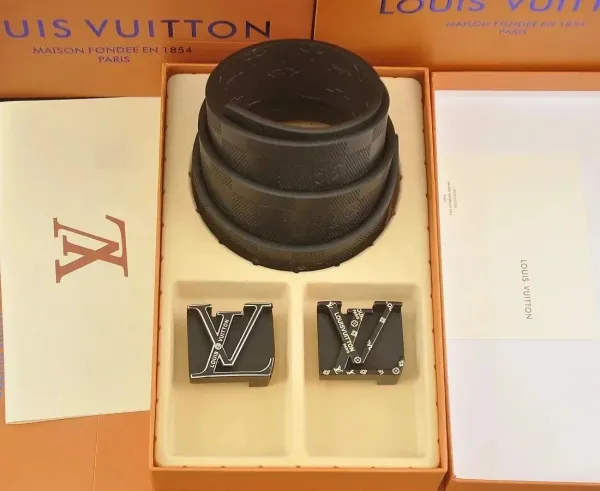 Louis Vuitton LV Initiales Belt Buckle Set Black Accessories - 1