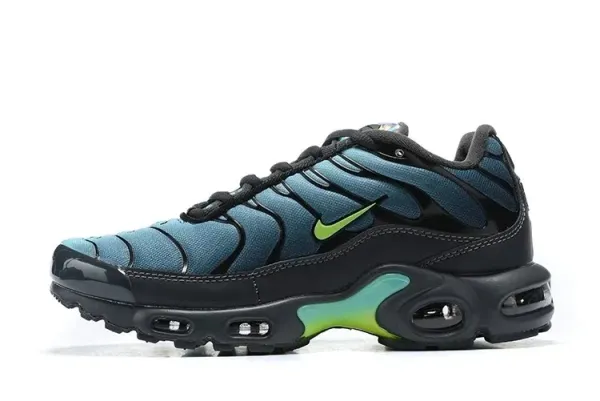 Nike Air Max Plus Navy Blue Sneakers - 7