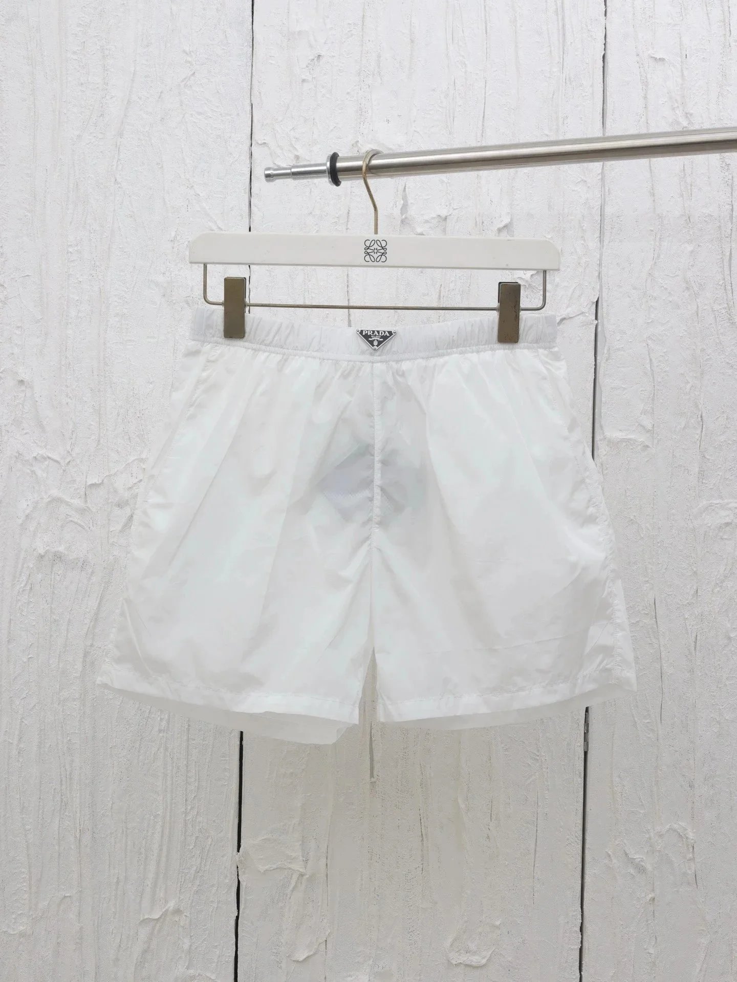 Prada Logo-Trimmed Pleated Shorts Beige - 7