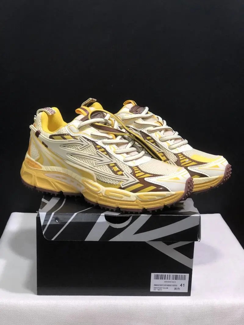 Mizuno Mizuno Wave Rider 26 Yellow & Brown Sneakers Yellow