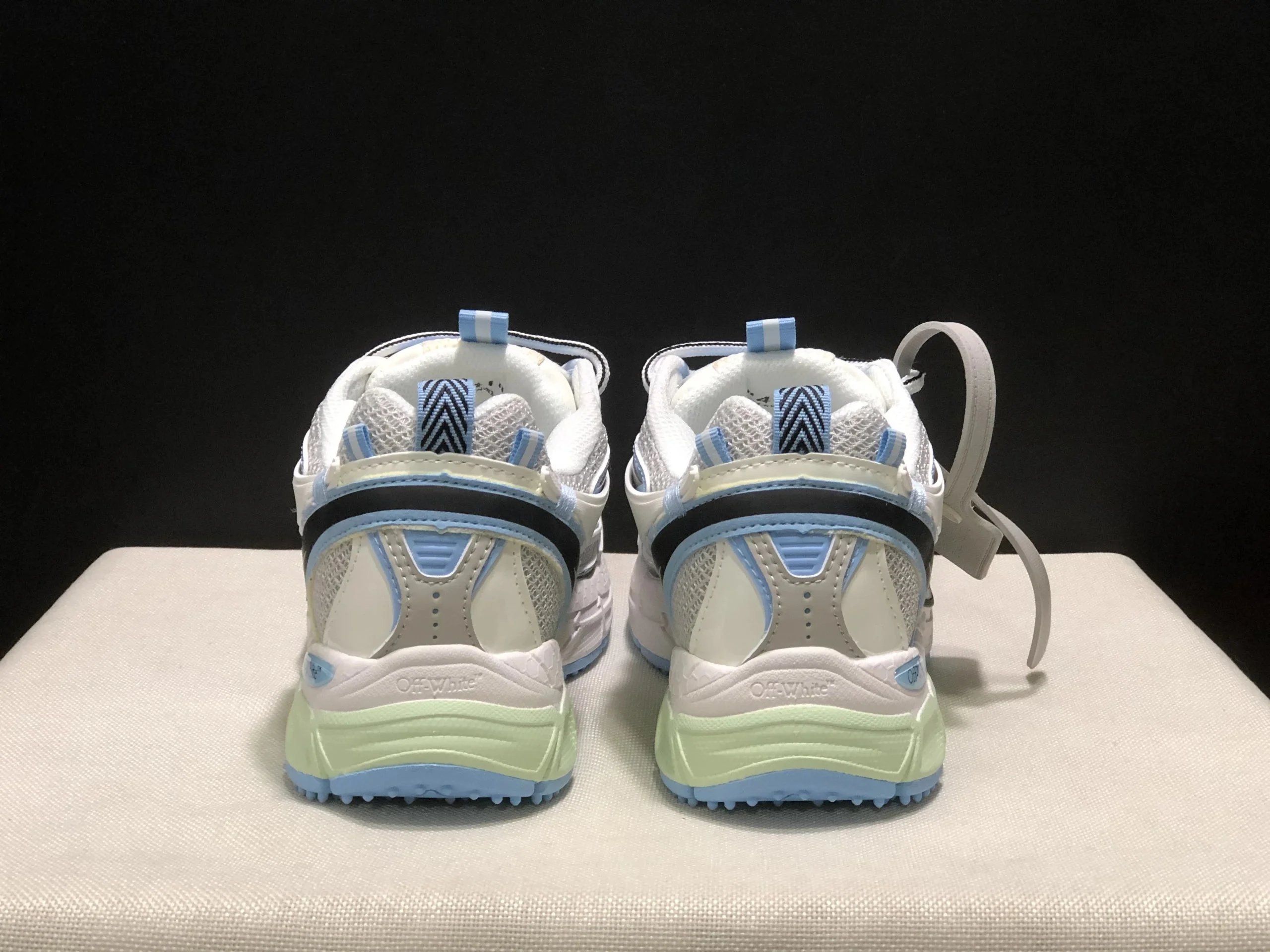 Off-White Diagonal Arrow Running Shoes White/Silver Sneakers - 8