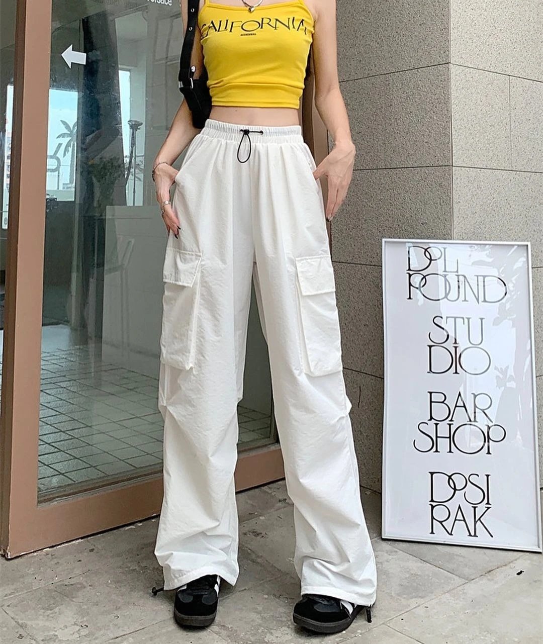 Design Cargo Pants White Wide-Leg Cargo Pants - 1