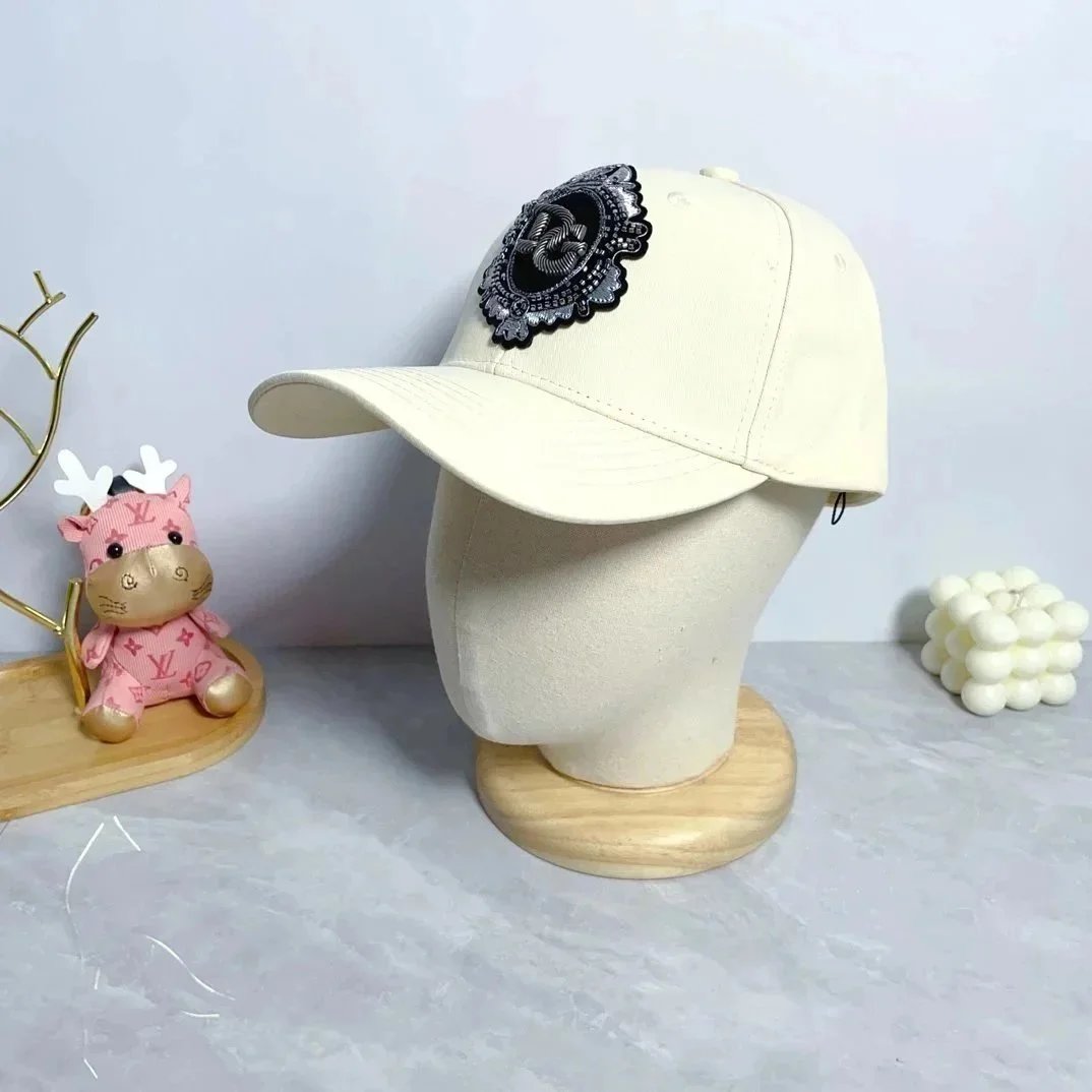 Gucci GG Embroidered Lace Patch Baseball Cap Beige - 1