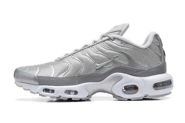 Nike Air Max Plus Black/Orange/Blue Sneakers - 16